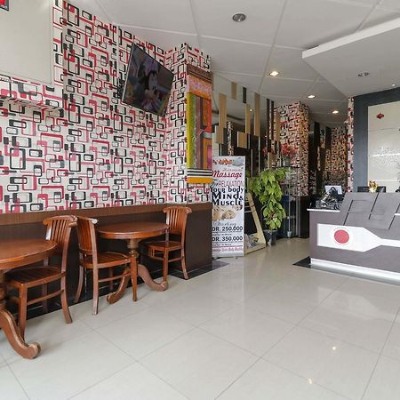 Reddoorz Plus Near Fort Rotterdam Makassar Bagian luar foto